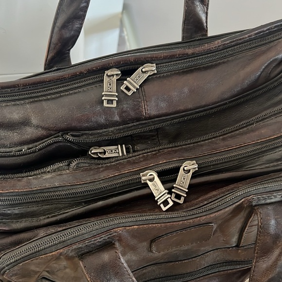 TUMI Alpha Brown Leather Soft Expandable Brief Travel Briefcase w/Shoulder Strap - Picture 3 of 16